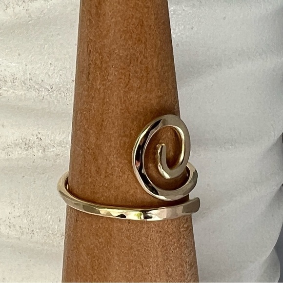 ARTISAN Jewelers Brass Swirl Ring - Picture 6 of 14